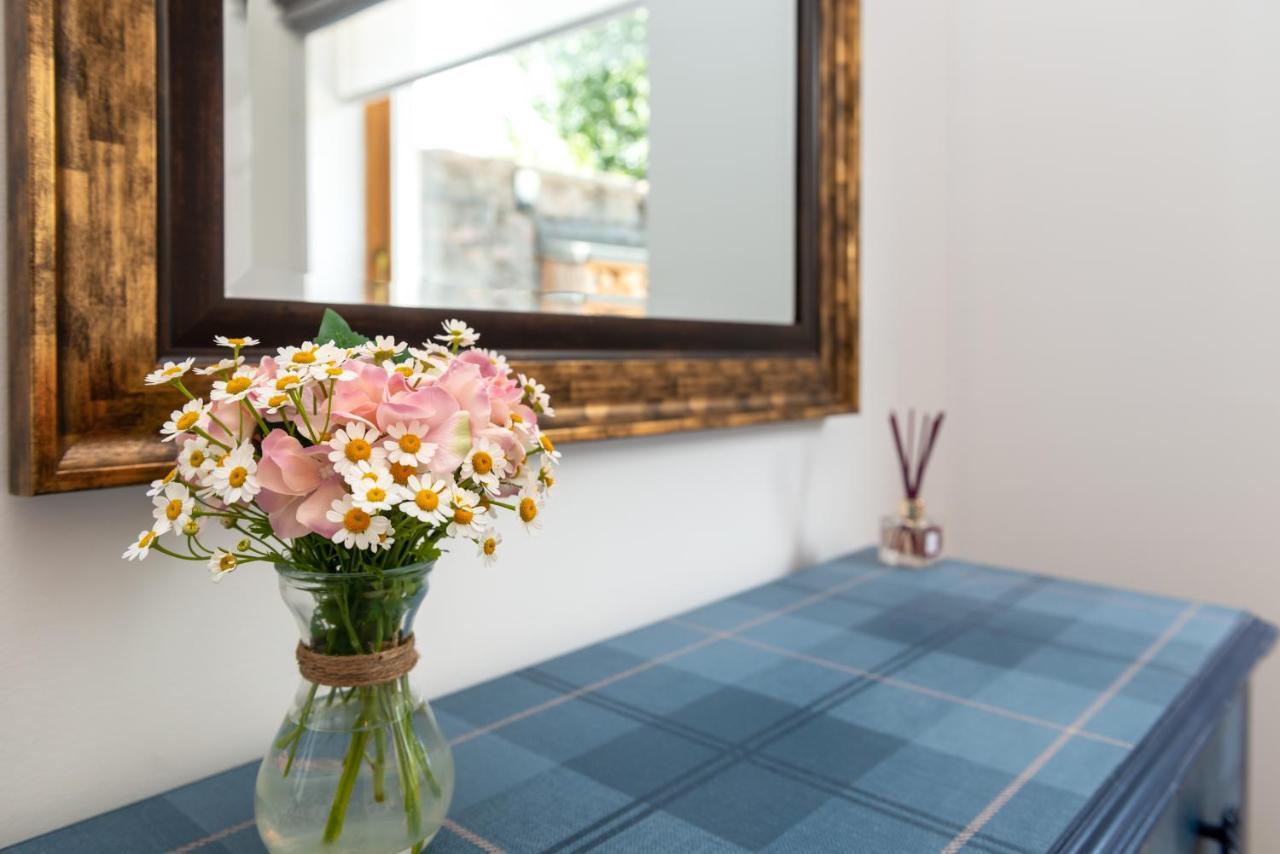 Dormie Cottage, Lovely Bright And Spacious Bungalow With Wood Fire 발라터 외부 사진